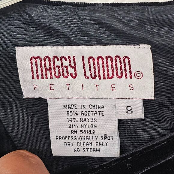 VTG Maggy London Petite Velvet Dress Sz 8 Black Whimsigoth Fairy Grunge Ren - Picture 3 of 9